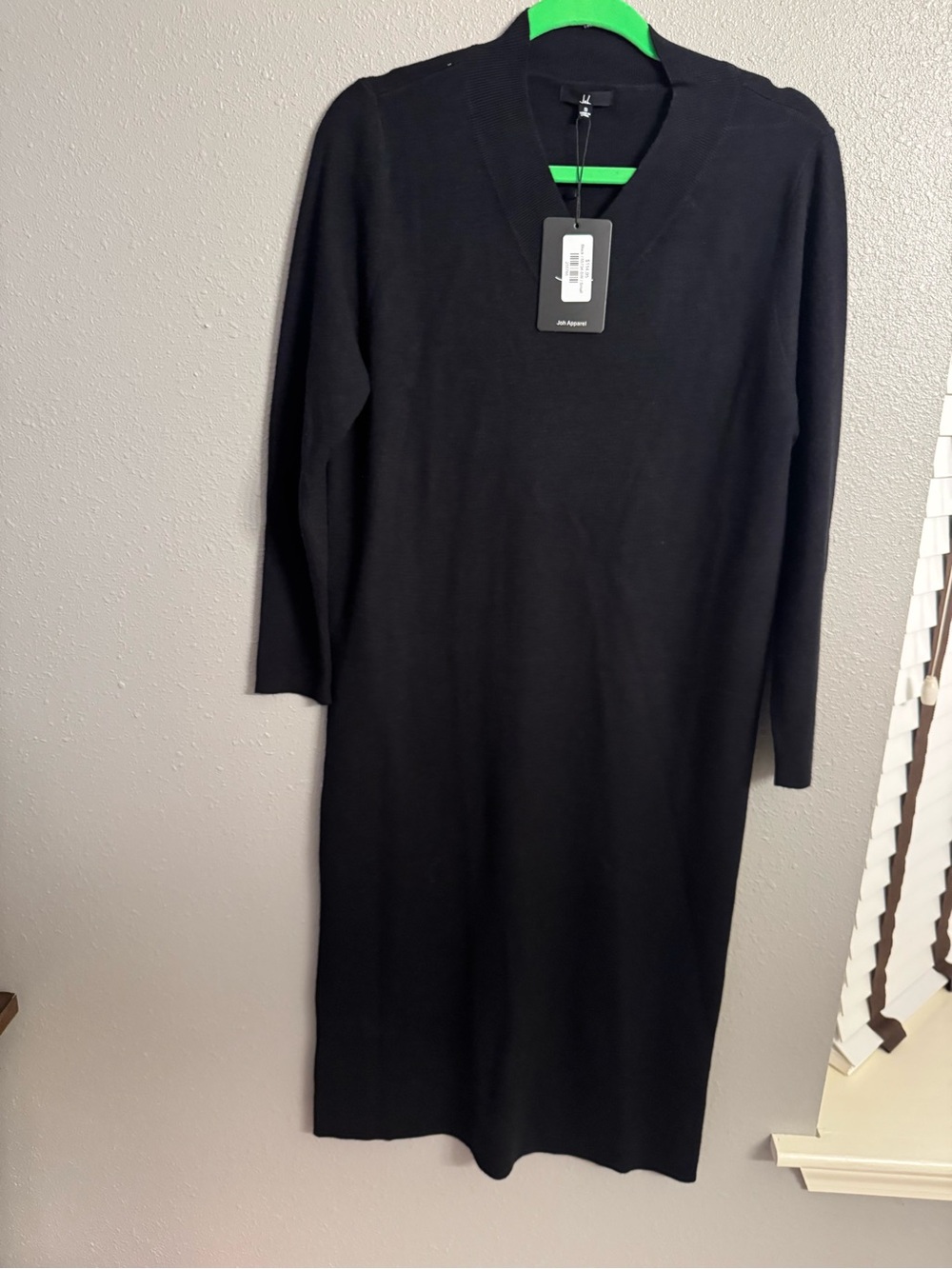 Women's Black V‑Neck Midi Knit Dress